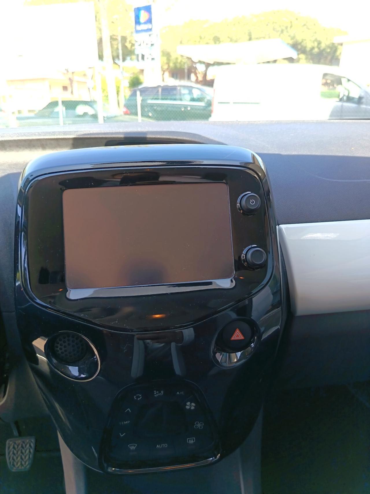 Toyota Aygo 1.0 VVT-i 69 CV 5 porte x-cool