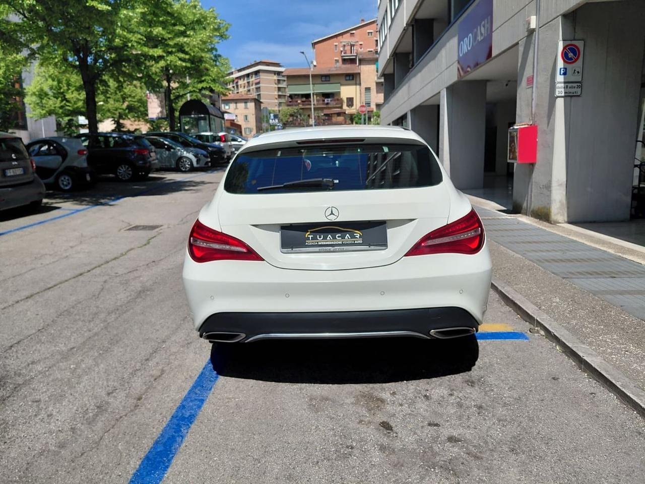 Mercedes-Benz CLA 180 Executive Shooting Br #11009
