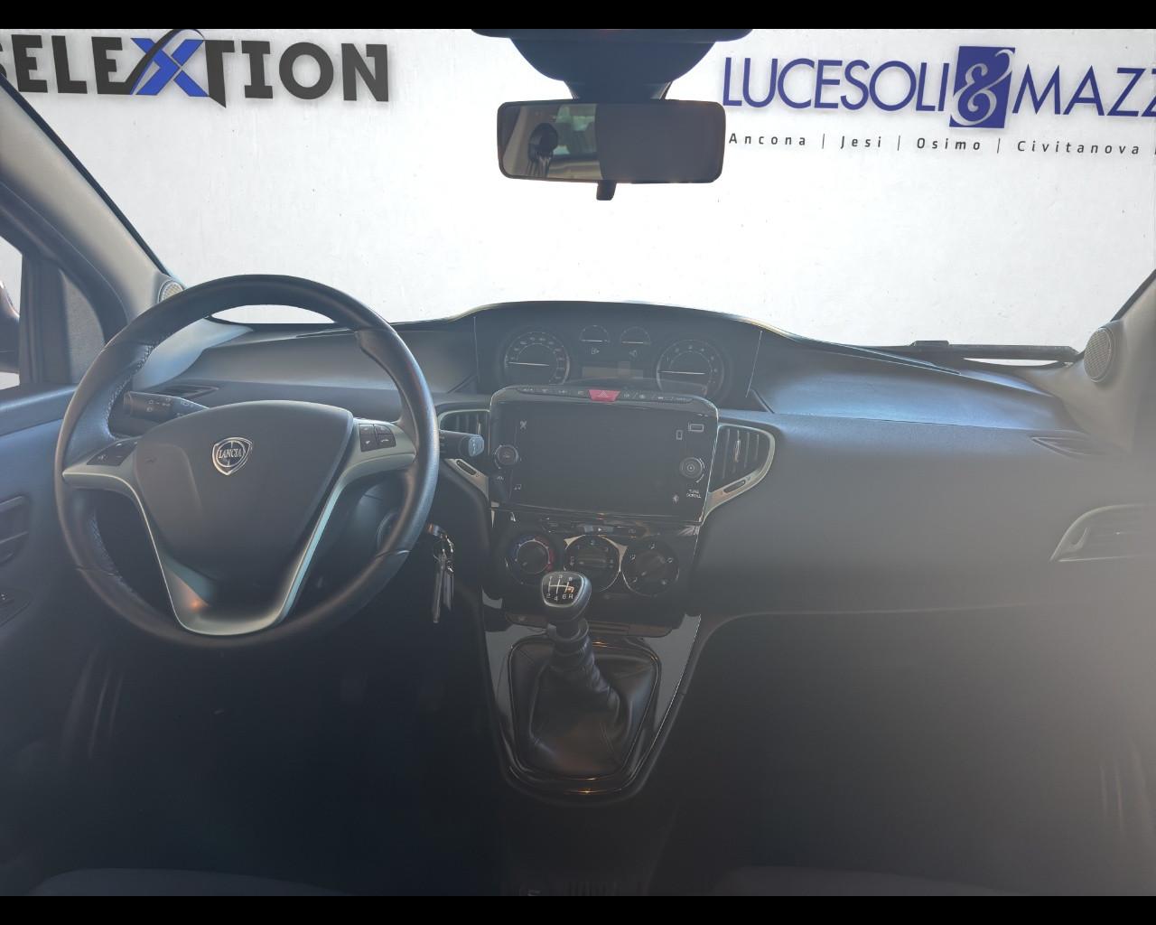 LANCIA Ypsilon 3ª serie - Ypsilon 1.0 FireFly 5 porte S&S Hybrid Platino