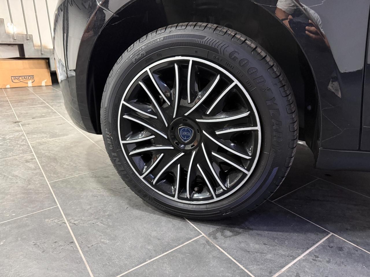 Lancia Ypsilon 1.0 FireFly 5 porte S&S Hybrid Gold