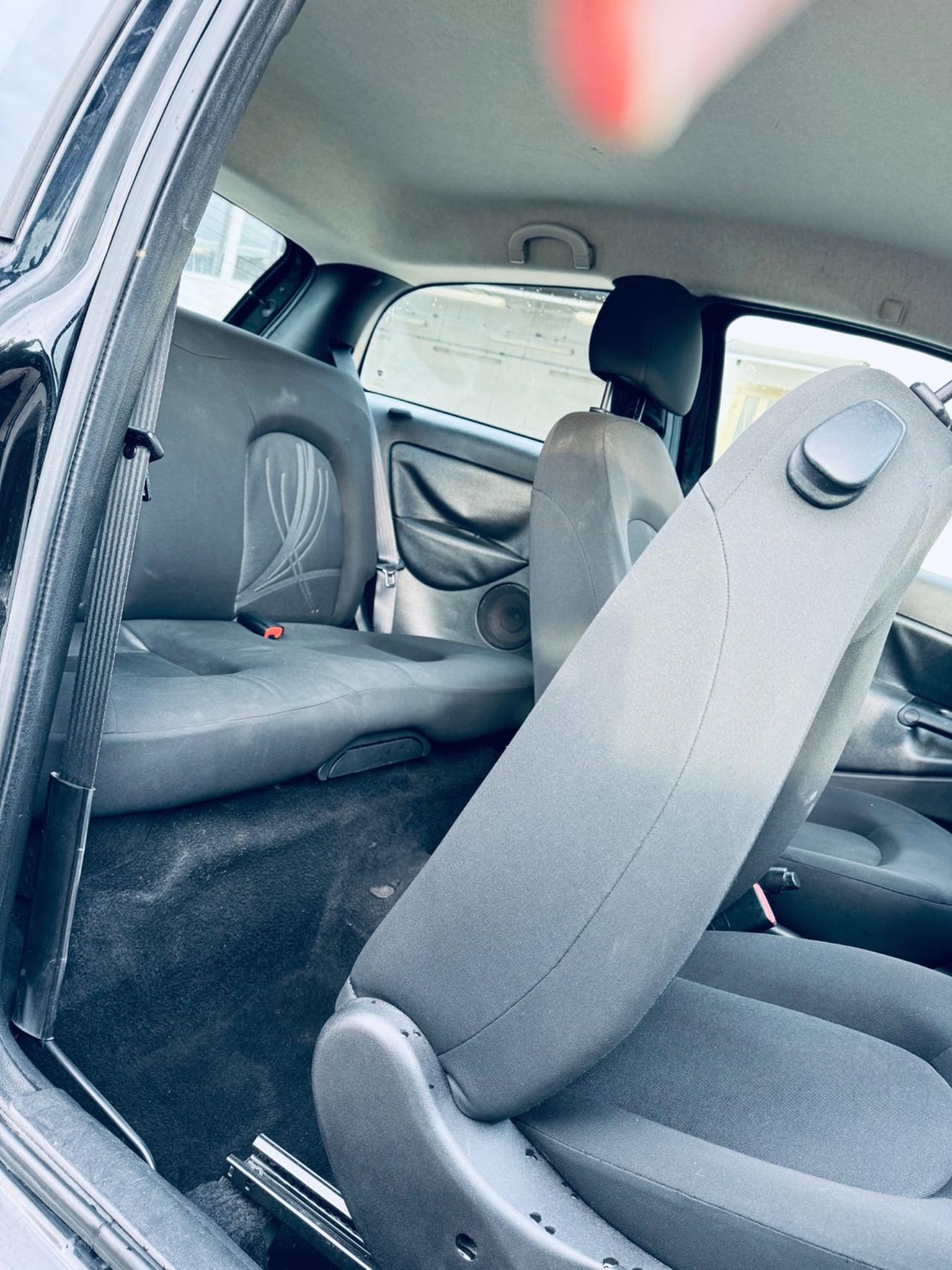 Lancia Ypsilon 1.2 69 CV Unyca