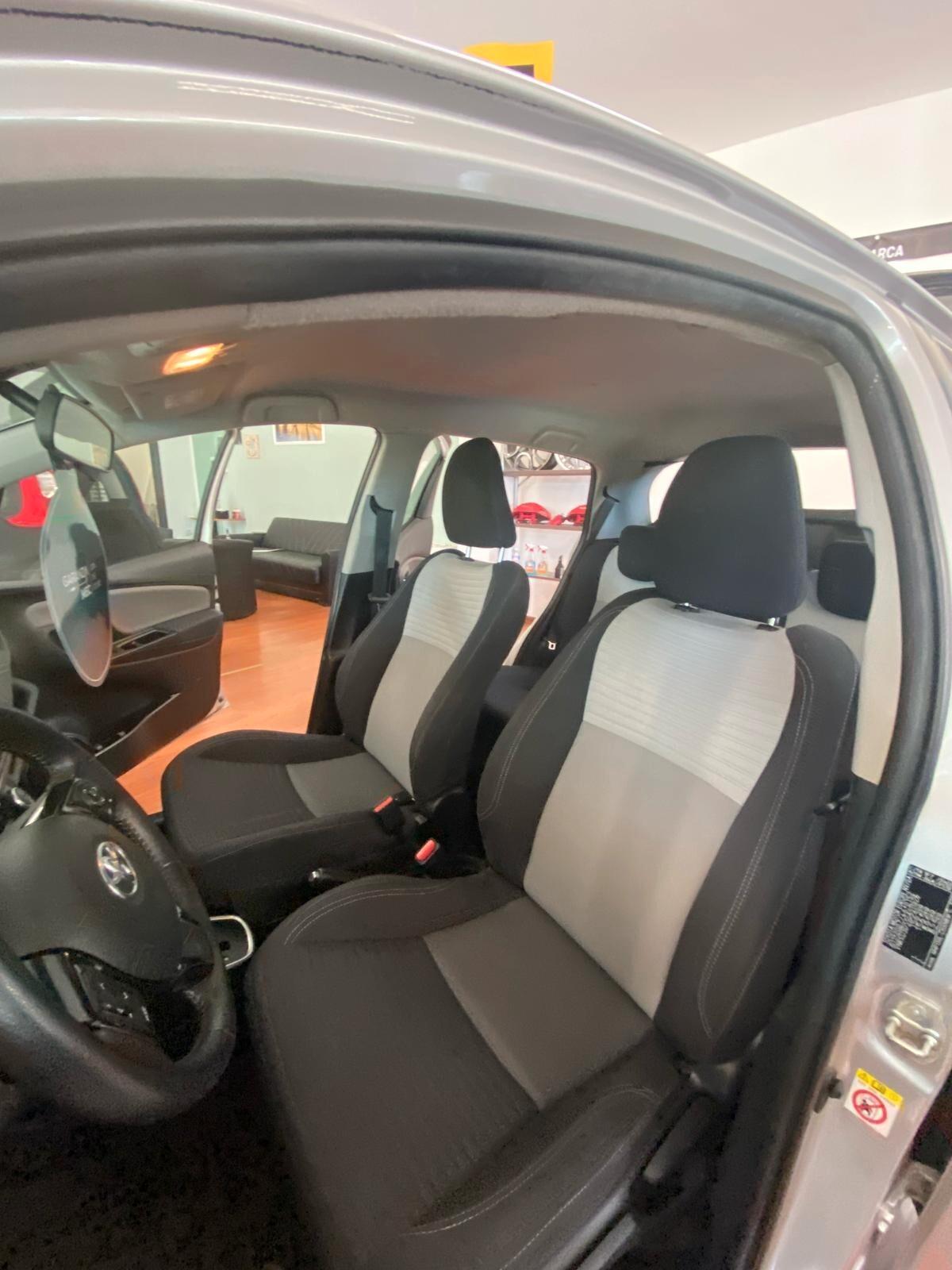 Toyota Yaris 1.5 Hybrid 5 porte Active