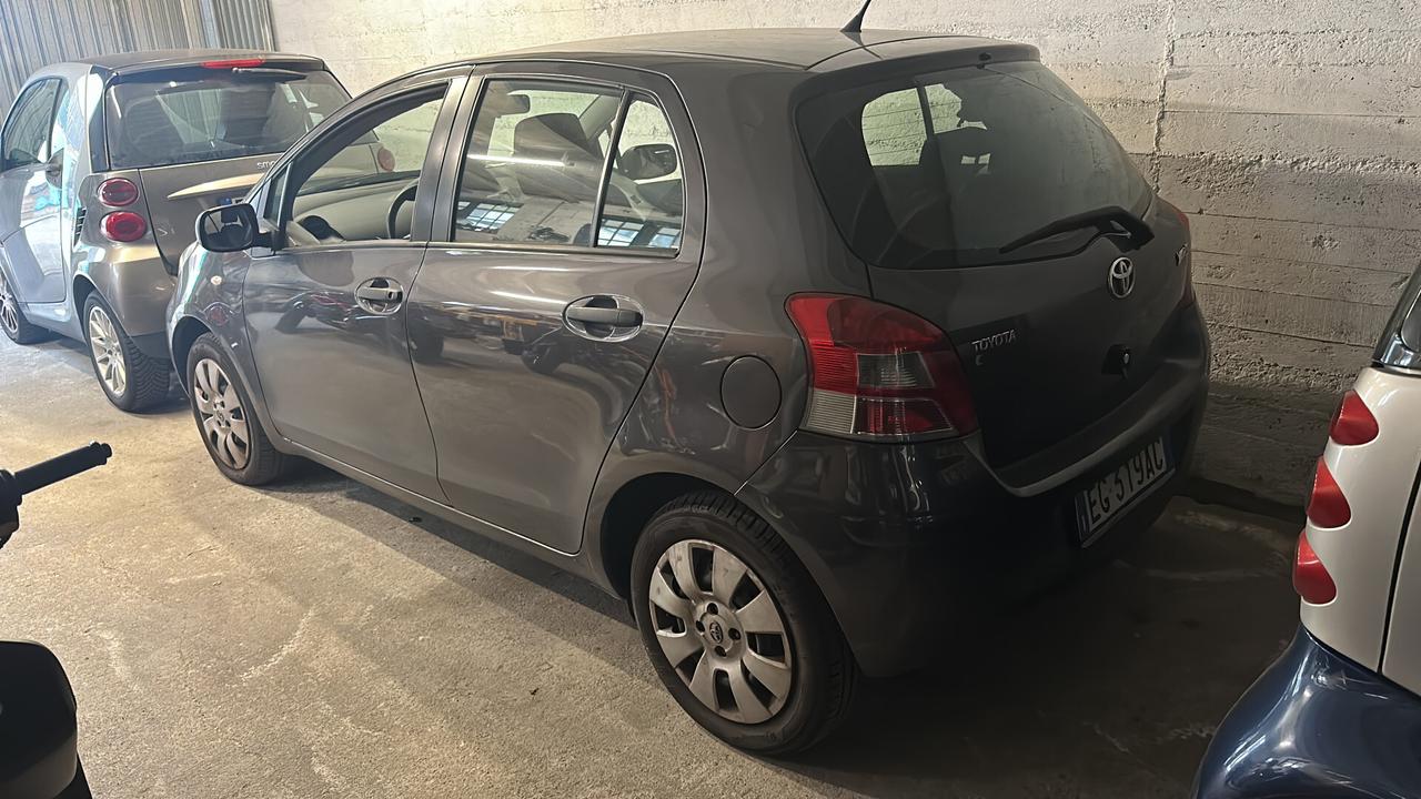 Toyota Yaris 1.0 5 porte Sol - EURO 5 - Autonavigli
