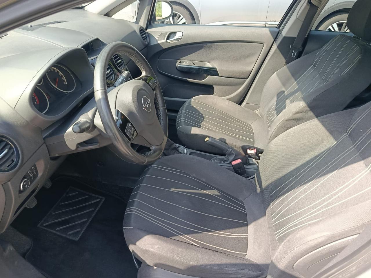 Opel Corsa 1.2 5 porte Club