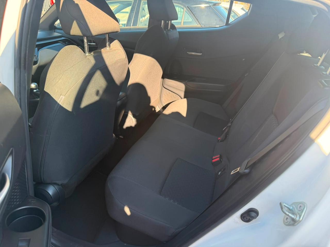 Toyota C-HR 1.8 Hybrid E-CVT Active