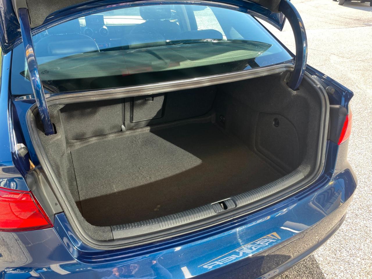 Audi A3 Sedan 1.6 TDI clean diesel Ambition