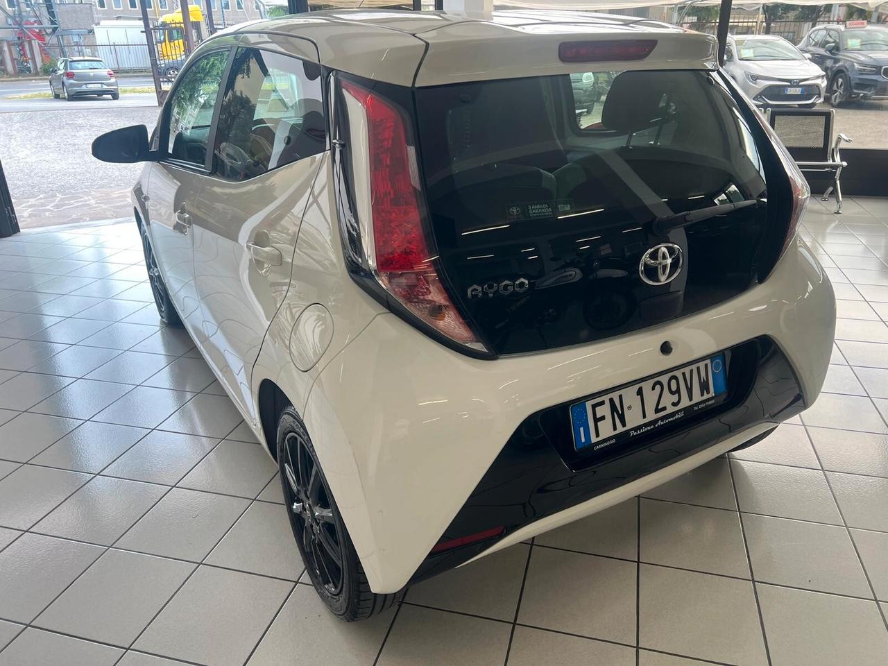 Toyota Aygo 1.0 VVT-i 69 CV 5 porte x-cool TSS