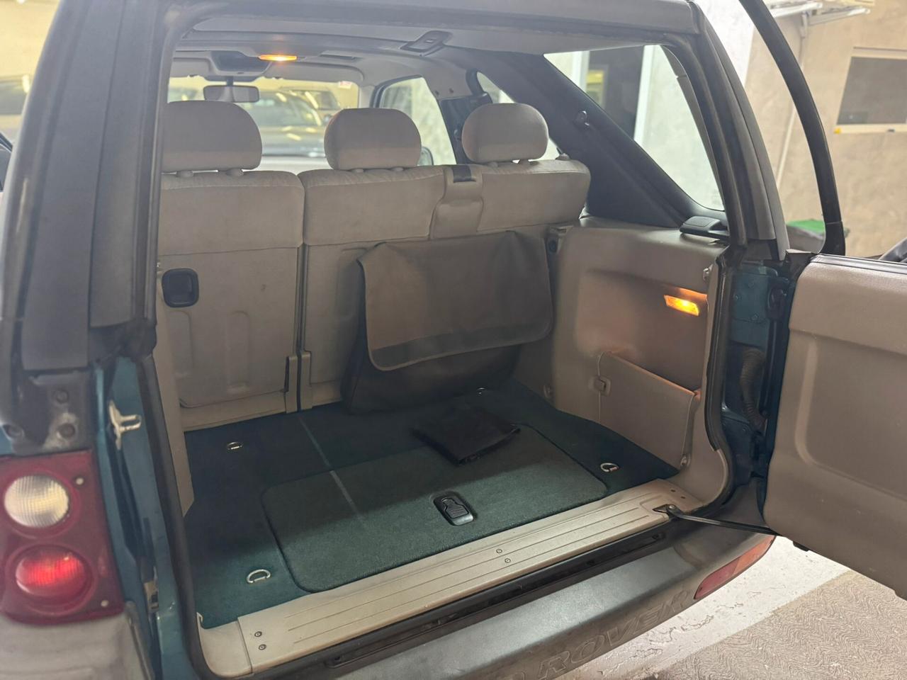 Land Rover Freelander 2.0 TD cat 3p. Hardback