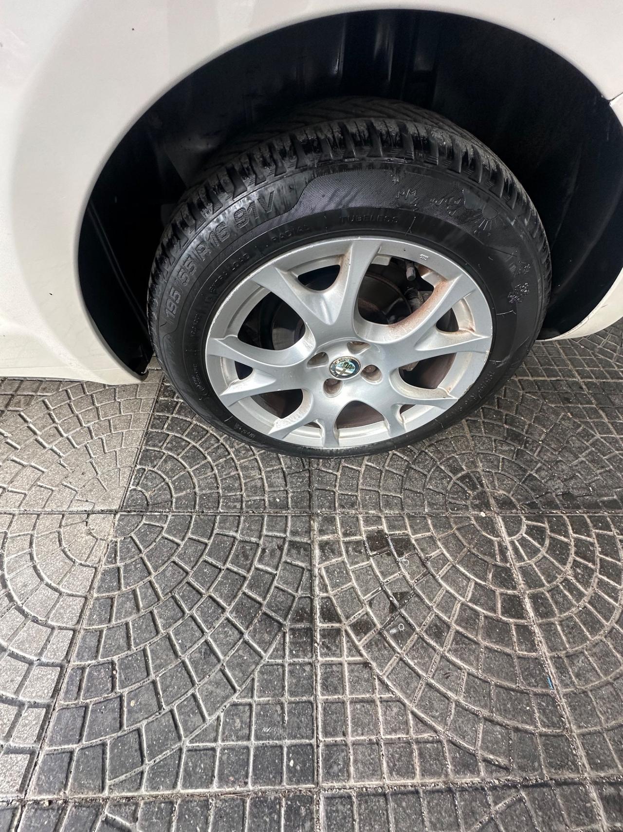 Alfa Romeo MiTo 1.6 JTDm 16V Distinctive Sport Pack