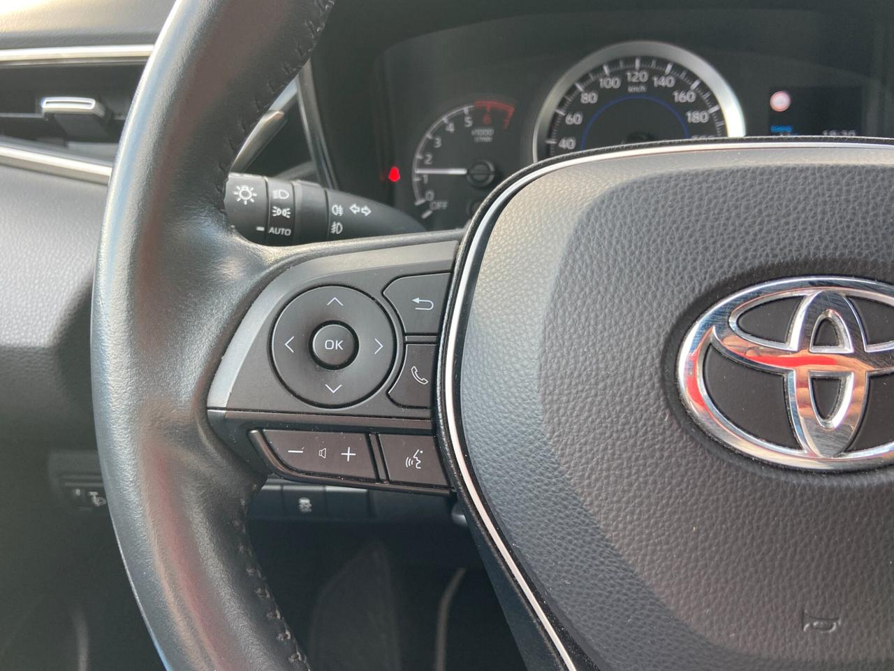 Toyota Corolla Touring Sports 1.8h Business Tech cvt