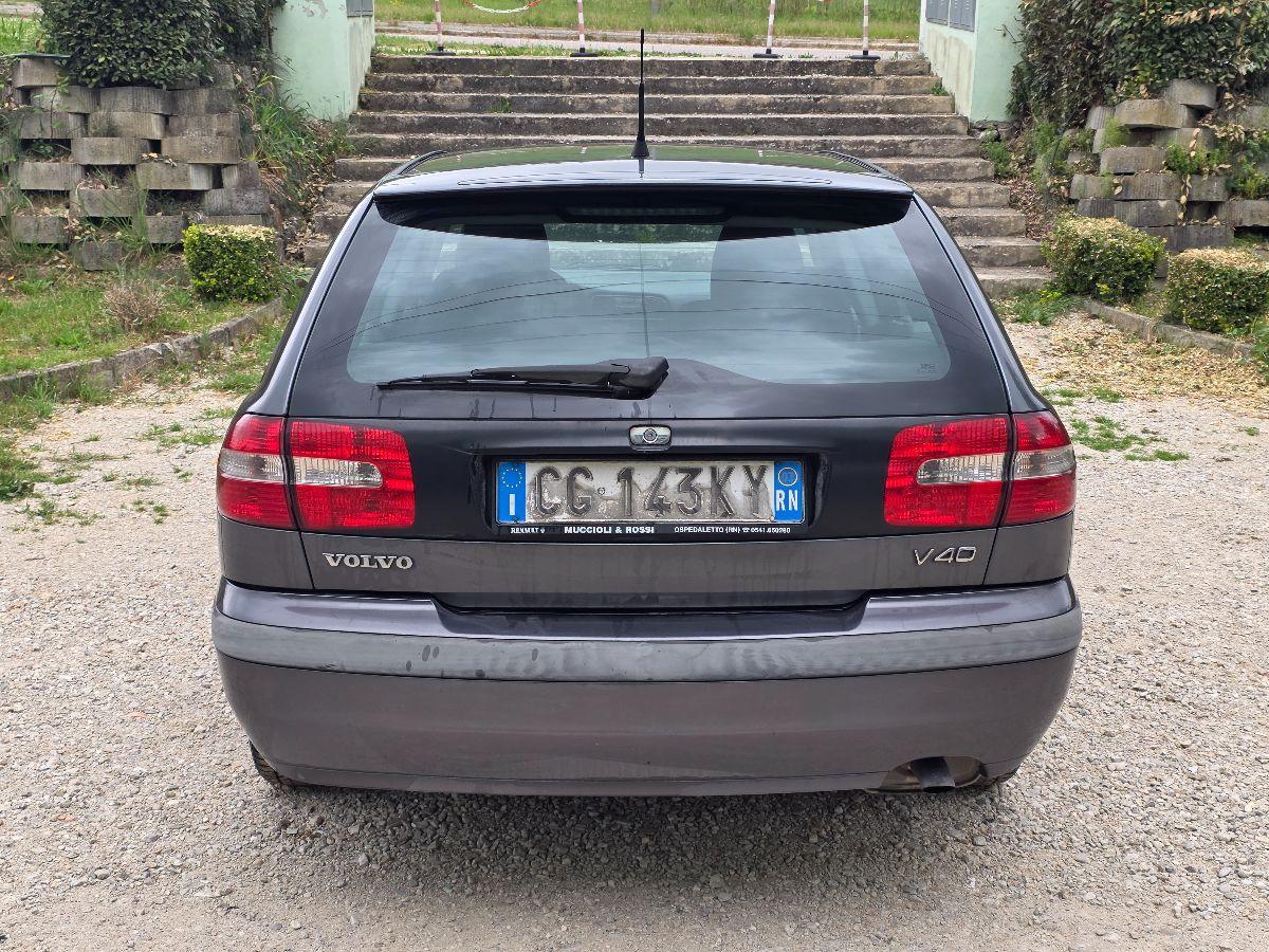 VOLVO V40 1.9D DIESEL ASI OK NEOPATENTATI