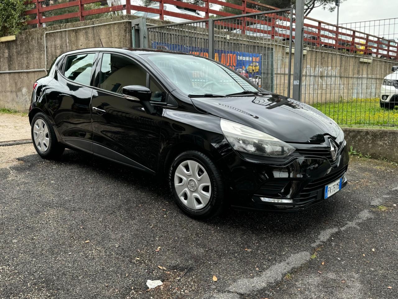 Renault Clio 1.2 75CV 5 porte Zen PERFETTA