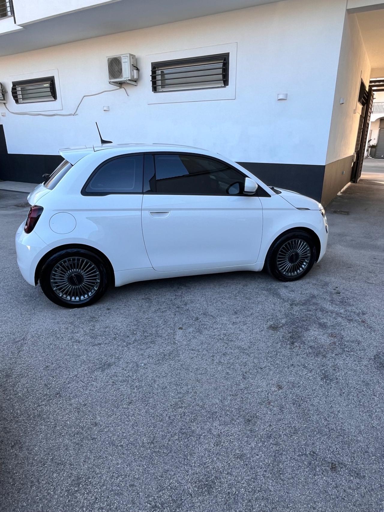 Fiat 500 500e Berlina 42 kWh Icon