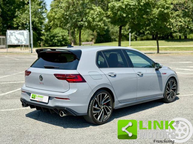 VOLKSWAGEN Golf GTI 8 performance