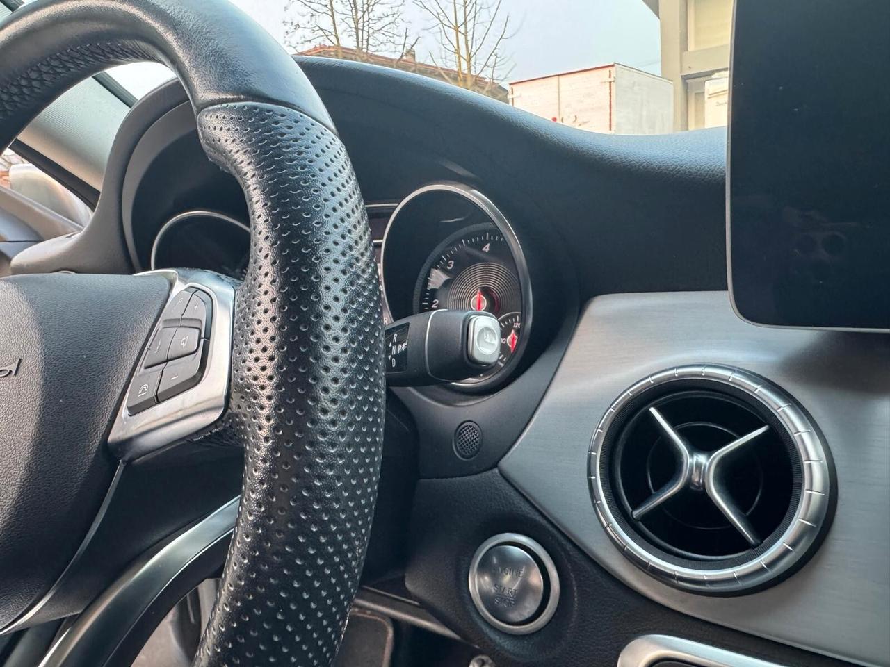 Mercedes-benz CLA 200 d S.W. 4Matic Automatic Business NEOPATENTATI