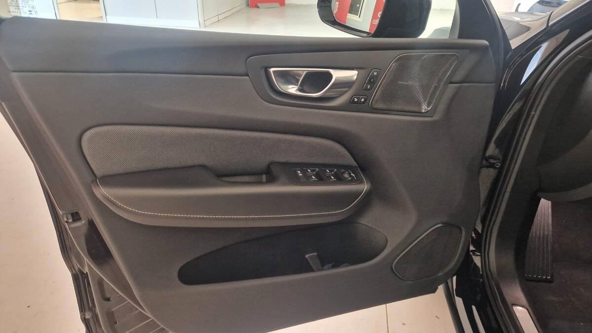 Volvo XC60 2.0 t6 phev Ultra Black Edition awd auto