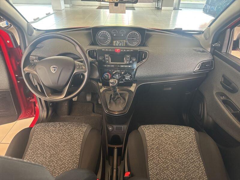 Lancia Ypsilon Ypsilon 1.0 FireFly 5 porte S&S Hybrid Ecochic Silver