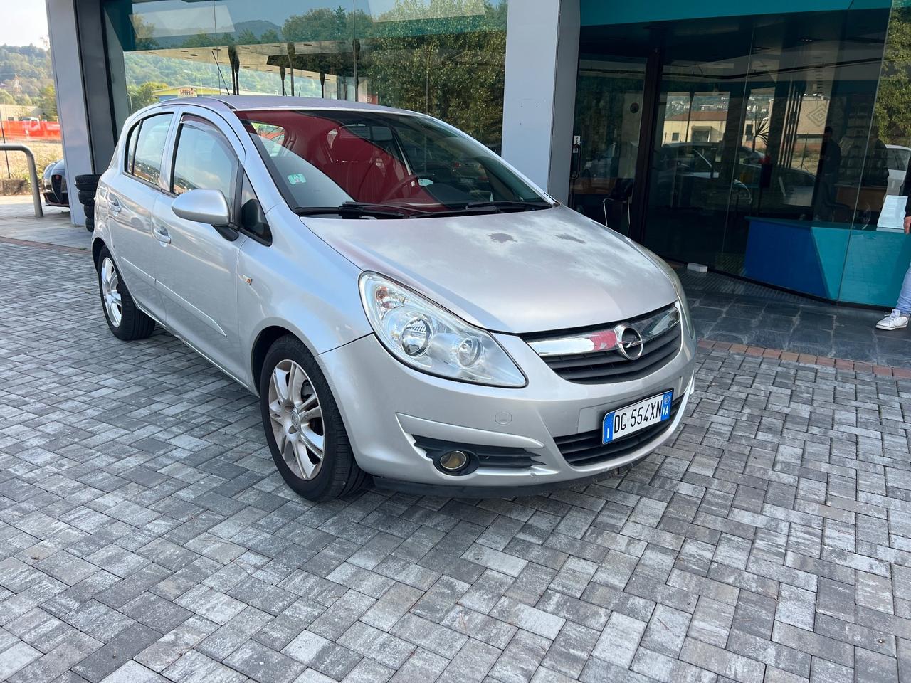 Opel Corsa 1.2 5 porte 135.000KM - NEOPATENTATI