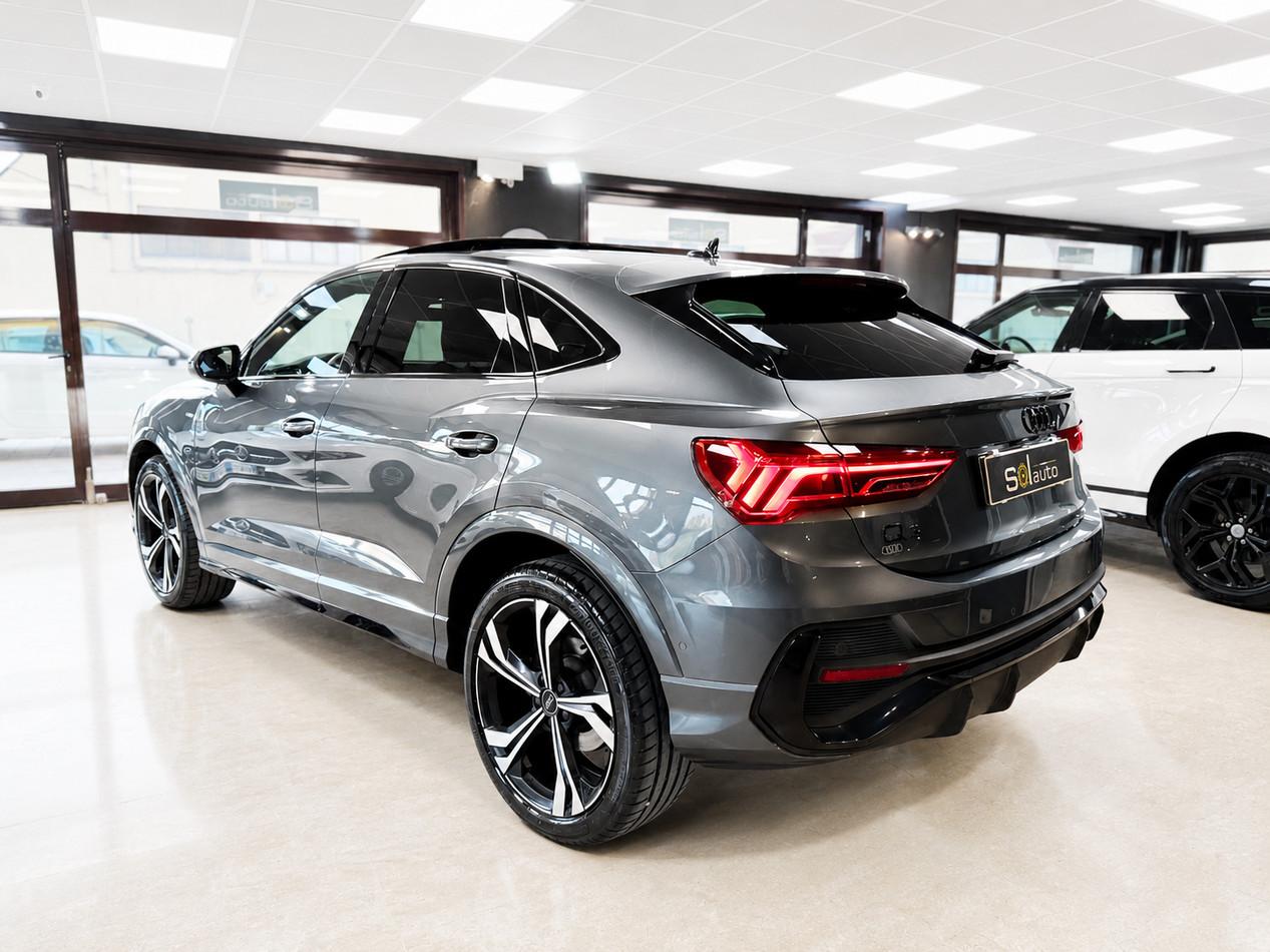 Audi Q3 Sportback 35 2.0 tdi Identity Black s-tronic