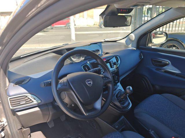 LANCIA Ypsilon 1000 HYBRID SILVER 70CV 5POSTI STEREO USB ITALIA