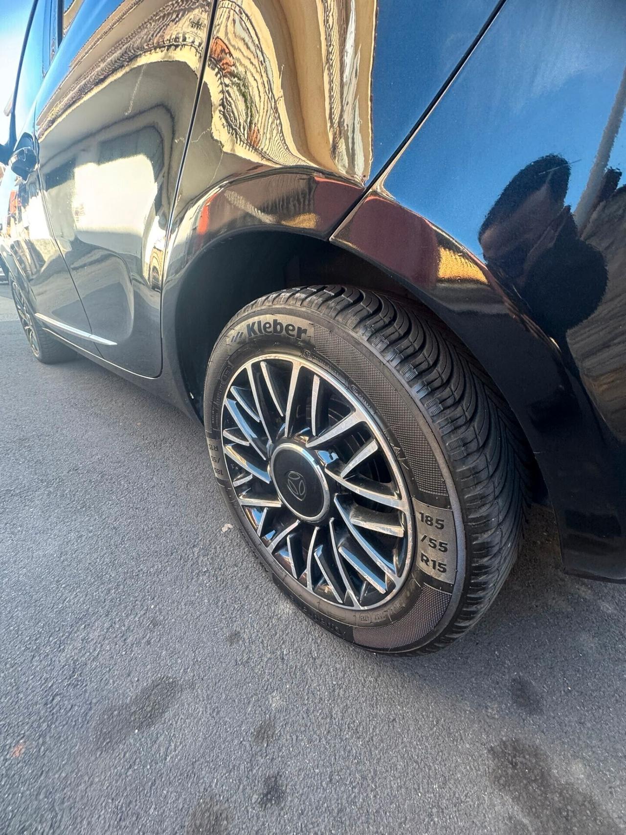 Lancia Ypsilon 1.3 MJT 16V 95 CV 5 porte S&S S Momodesign