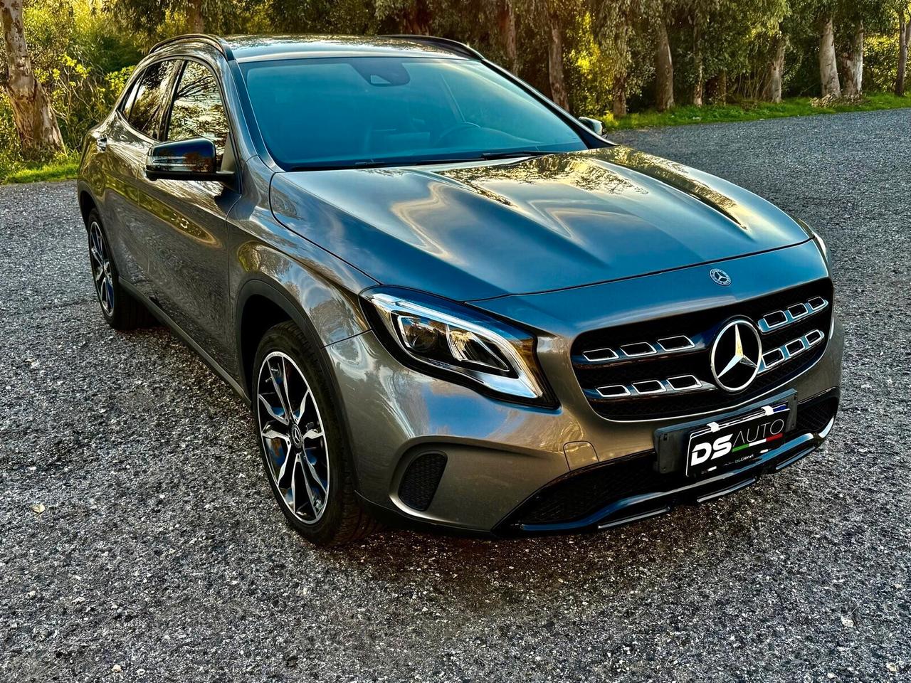 MERCEDES- BENZ GLA 200 D AUTOMATIC SPORT