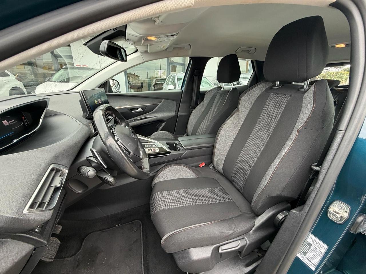 Peugeot 3008 BlueHDi 130 S&S EAT8 Allure