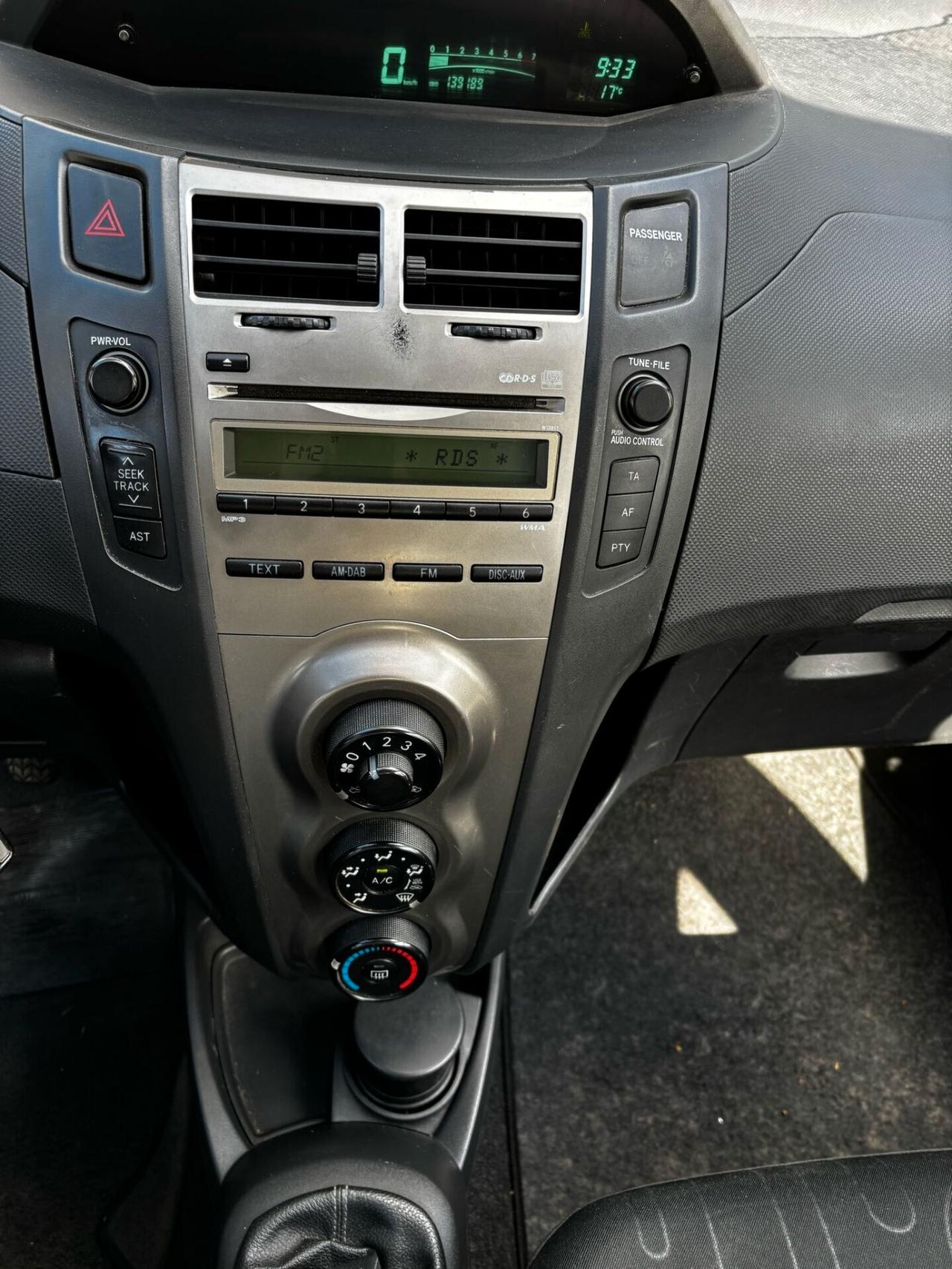 Toyota Yaris 1.0 5 porte Now
