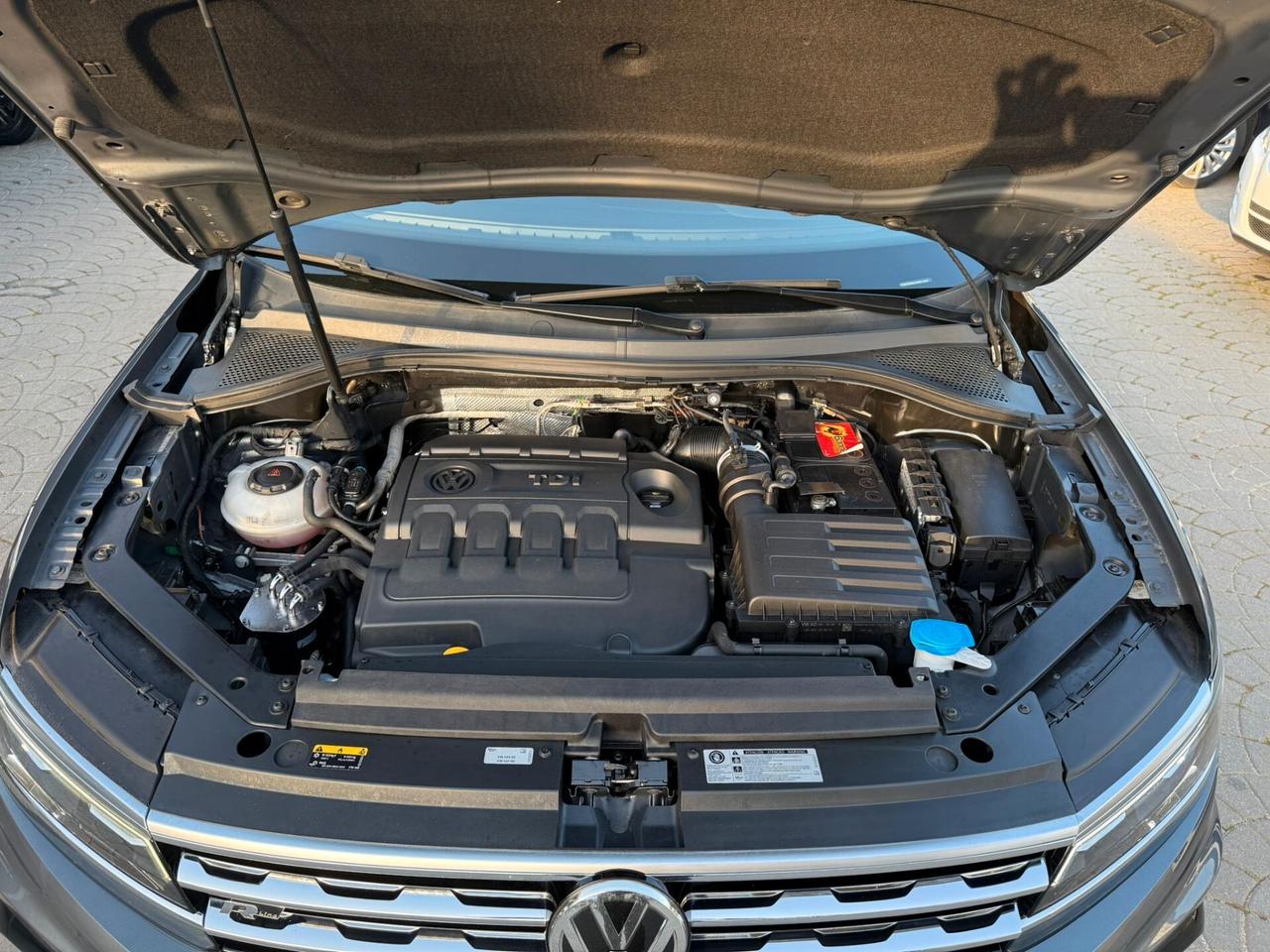 Volkswagen Tiguan 2.0 TDI SCR DSG R-LINE VIRTUAL