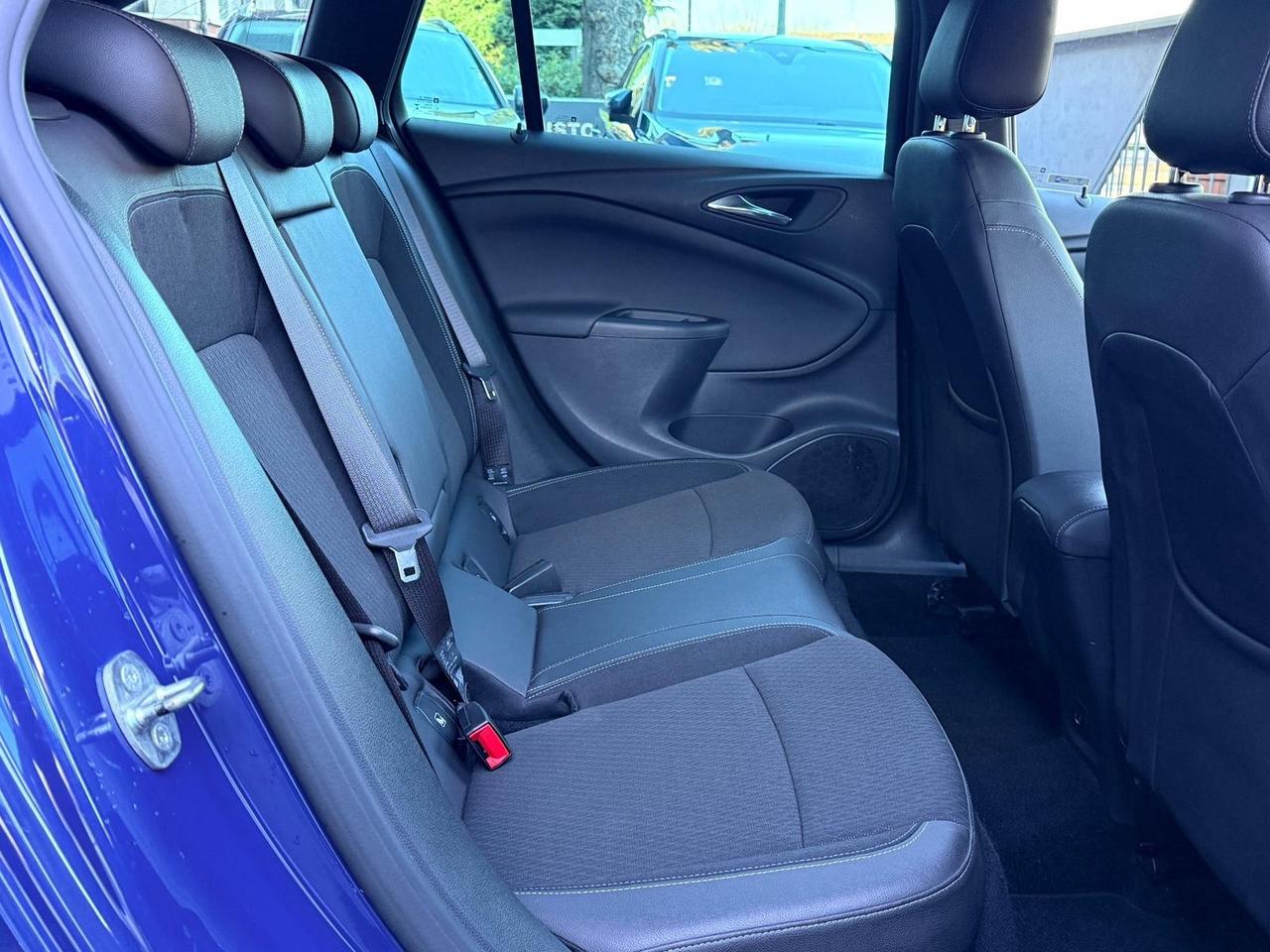 Opel Astra 1.6 CDTi 136CV . Sports Tourer Innovation