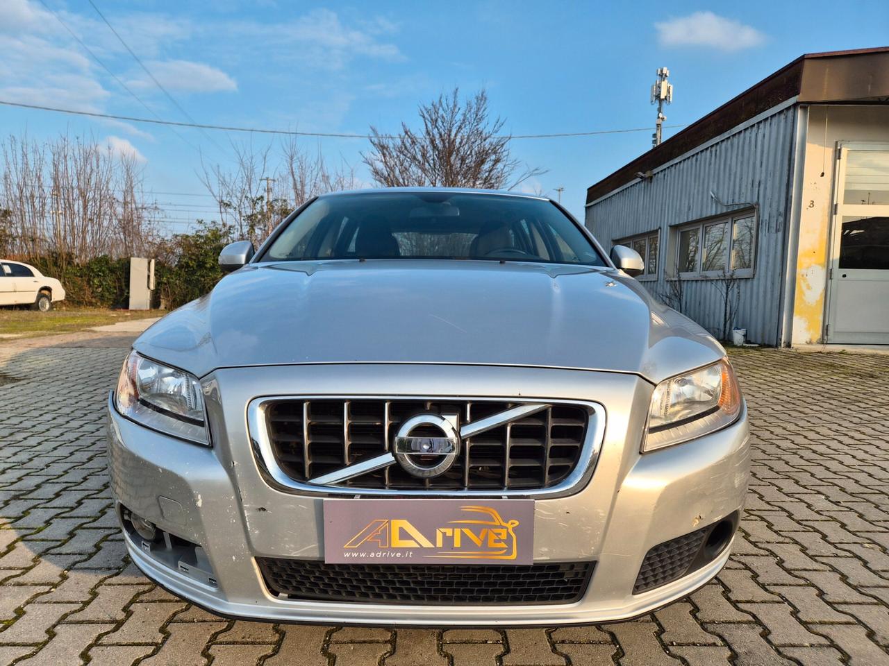 Volvo V70 D5 R-design