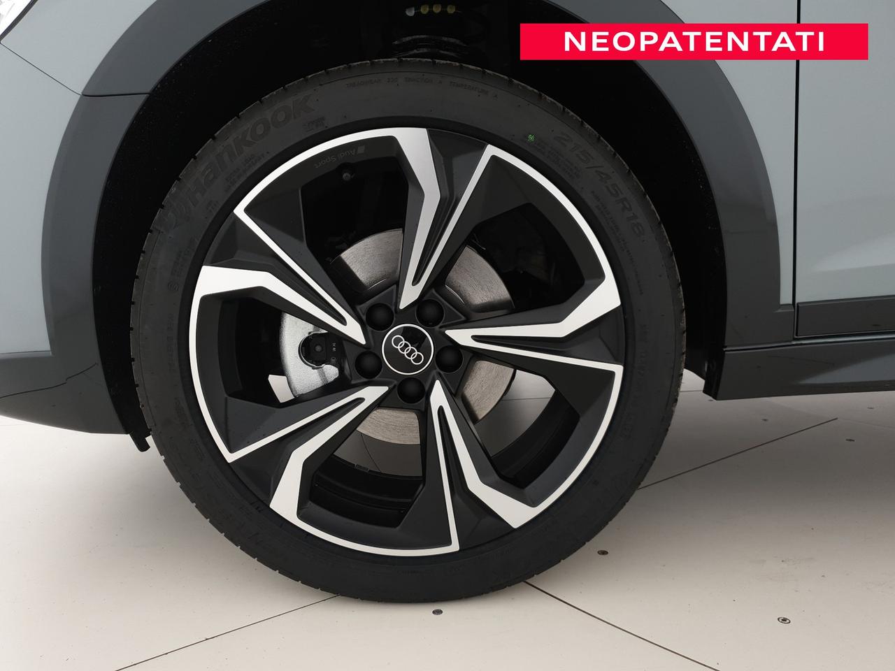 Allstreet 30TFSI 116CV S tronic Identity Contrast