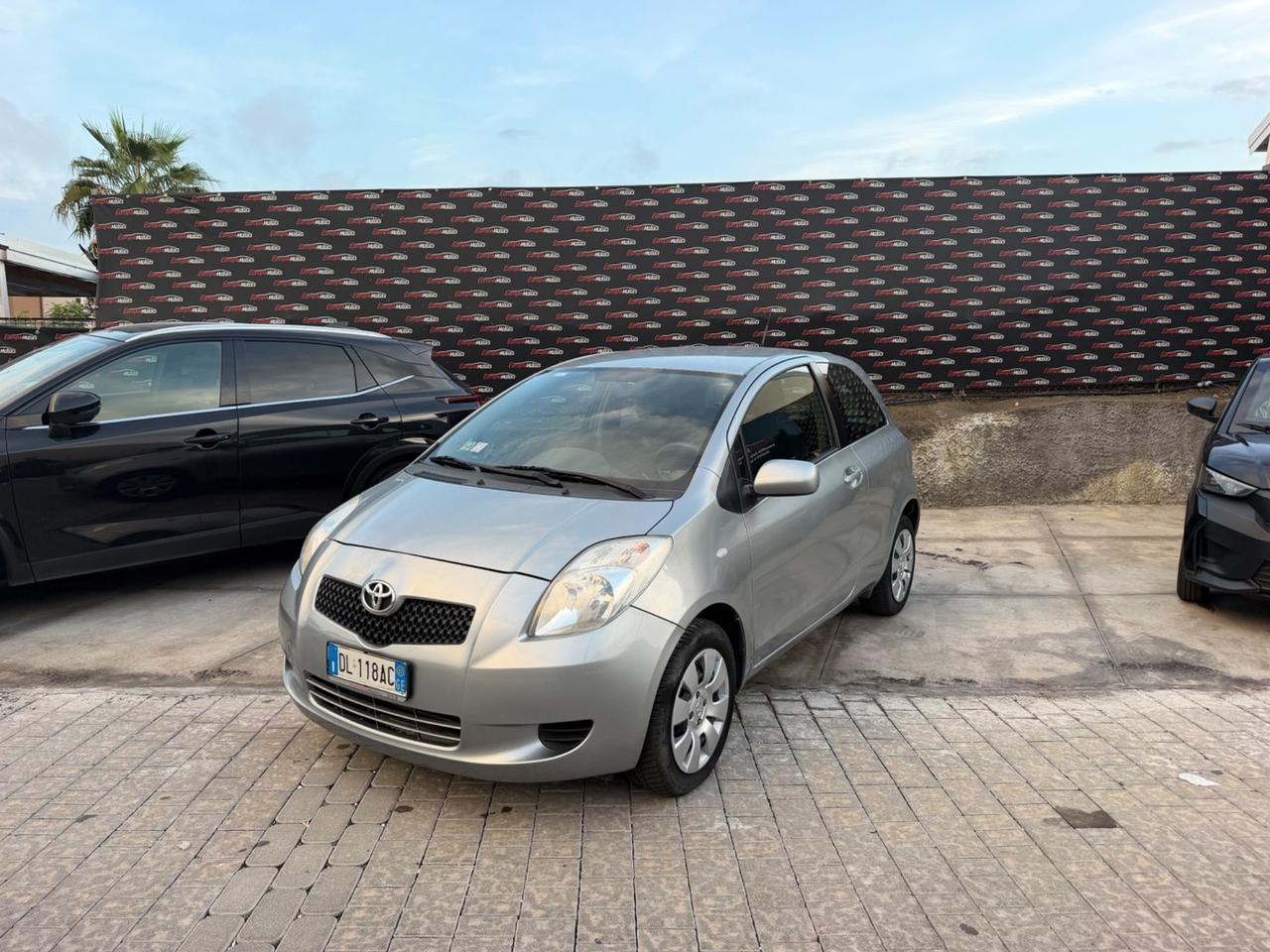 Toyota Yaris 1.0 3 porte Sol