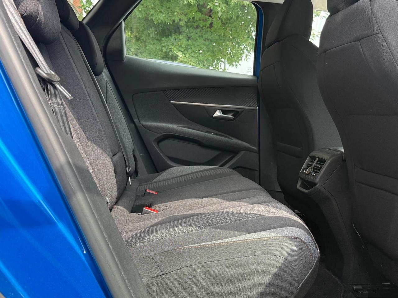 Peugeot 3008 BlueHDi 130 S&S EAT8 Active Pack