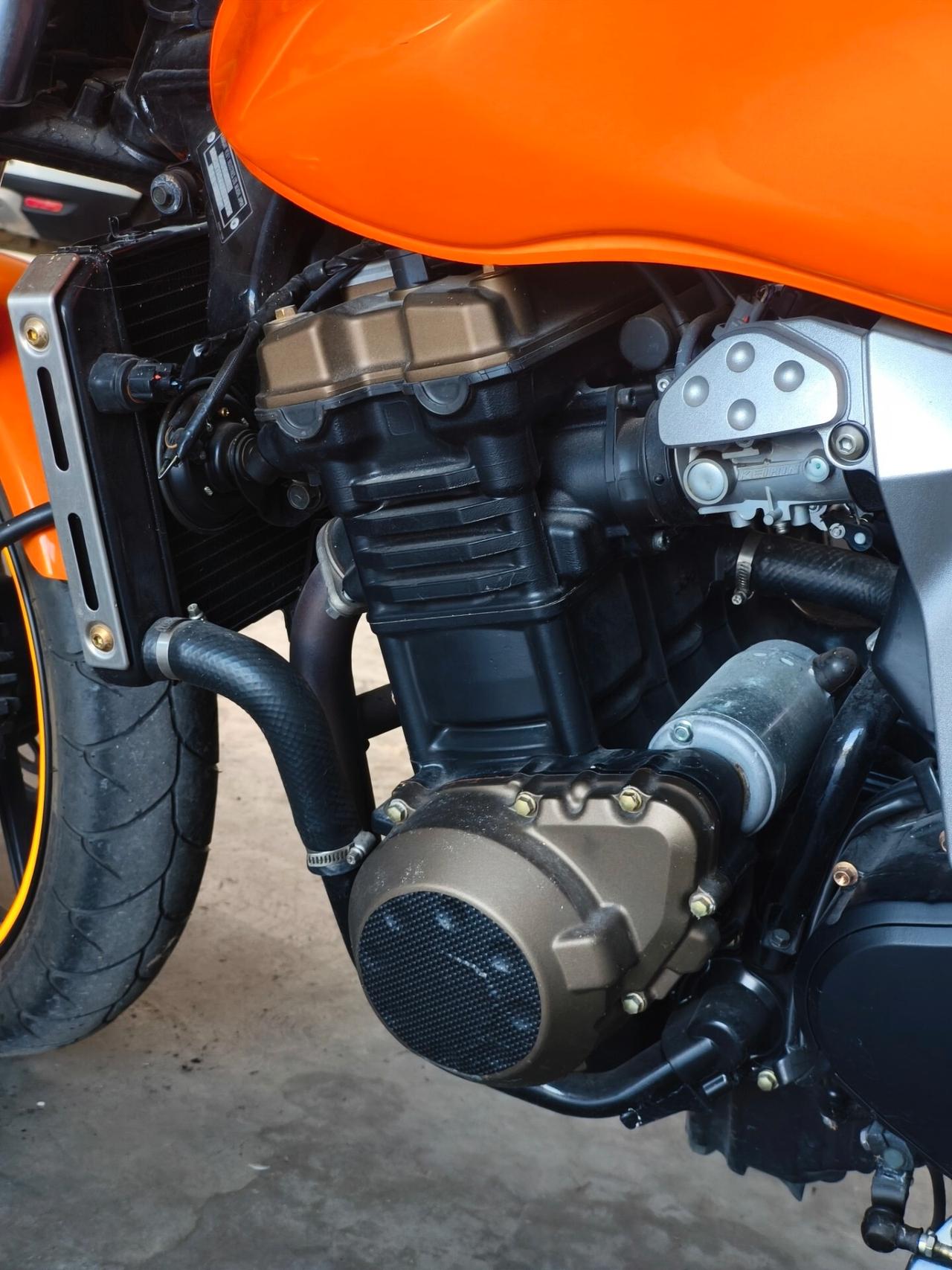 Kawasaki Z 750 con soli 5.700km