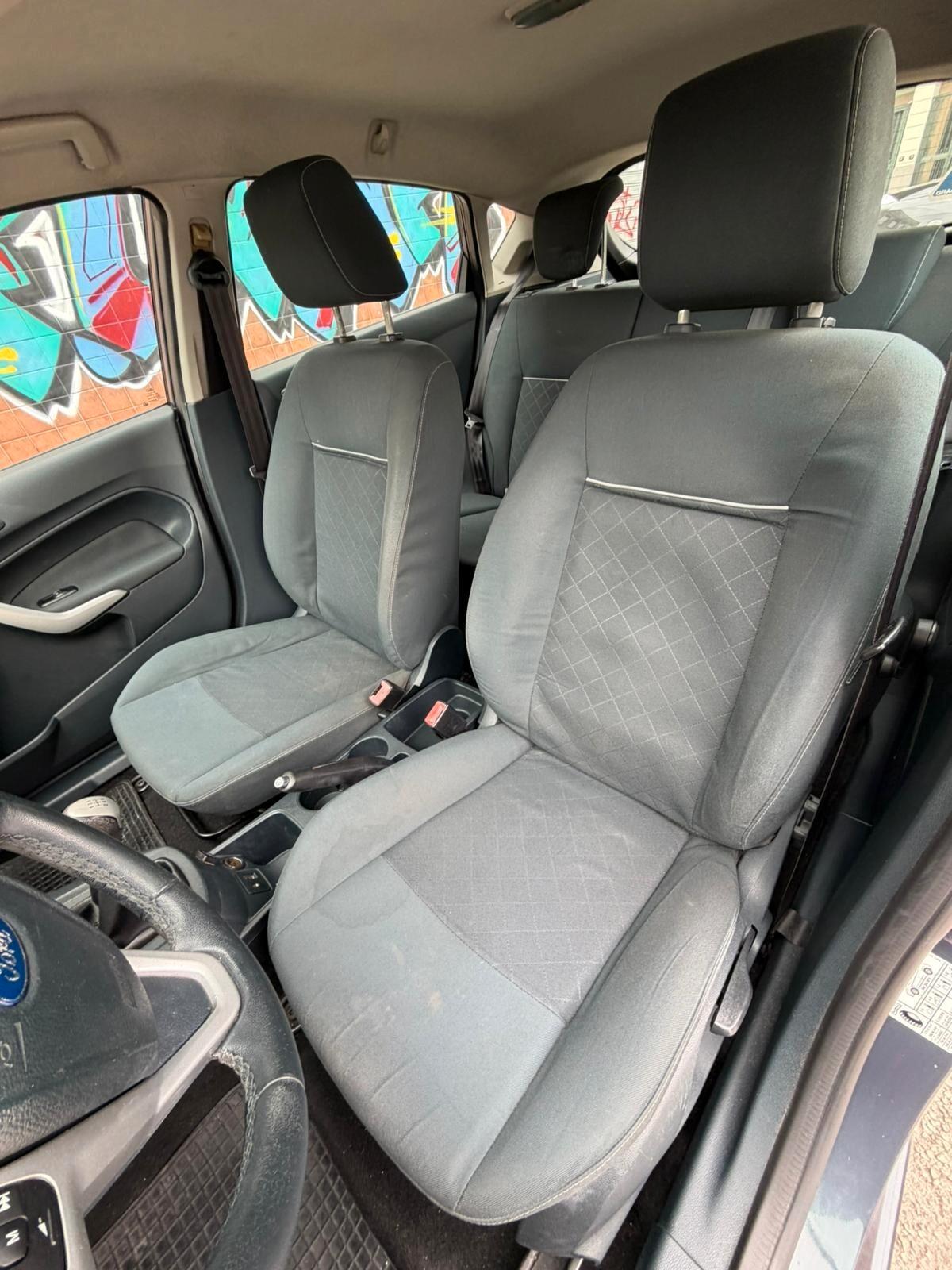 Ford Fiesta 1.2 BENZ/GPL