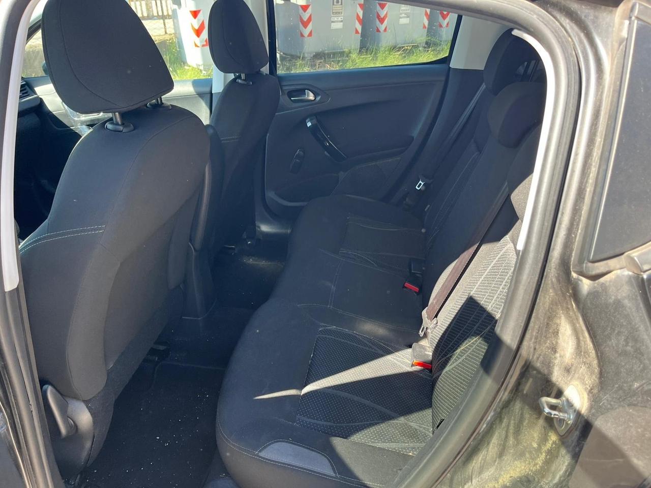 Peugeot 208 1.2 VTi 5p allure ( LEGGERE )