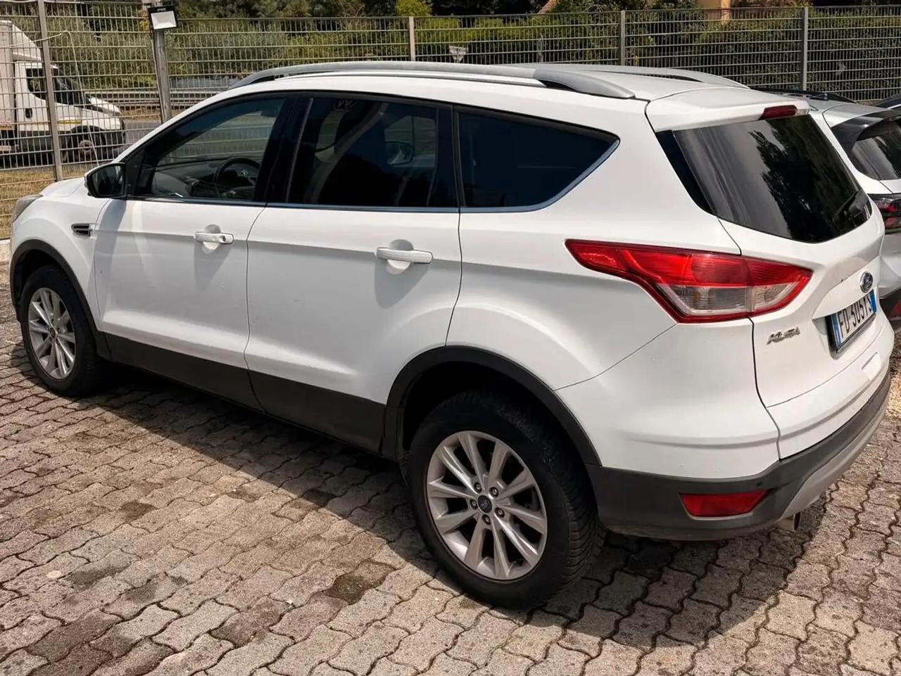 Ford Kuga 2.0 TDCI 150 CV S&S 4WD Powershift Titanium