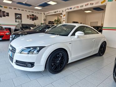 Audi TT Coupé 2.0 TDI QUATTRO