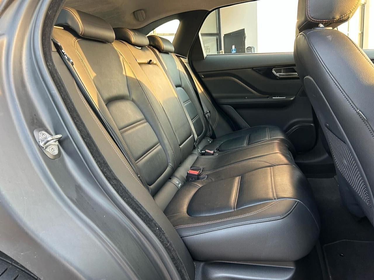 Jaguar F-Pace 2.0 D 180 CV AWD aut. Prestige