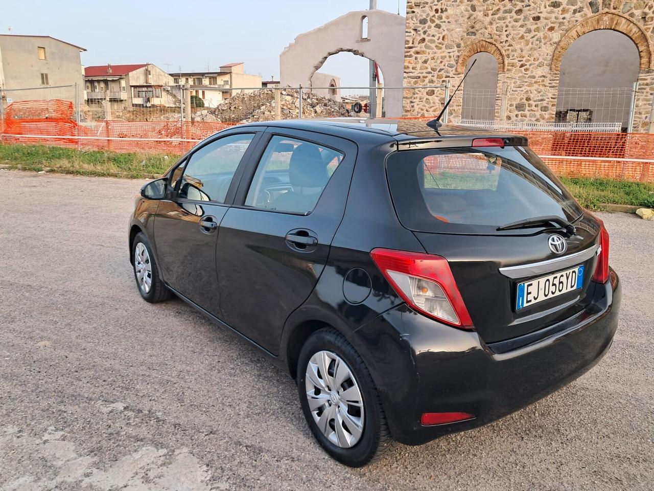 Toyota Yaris 1.0 5 porte Lounge