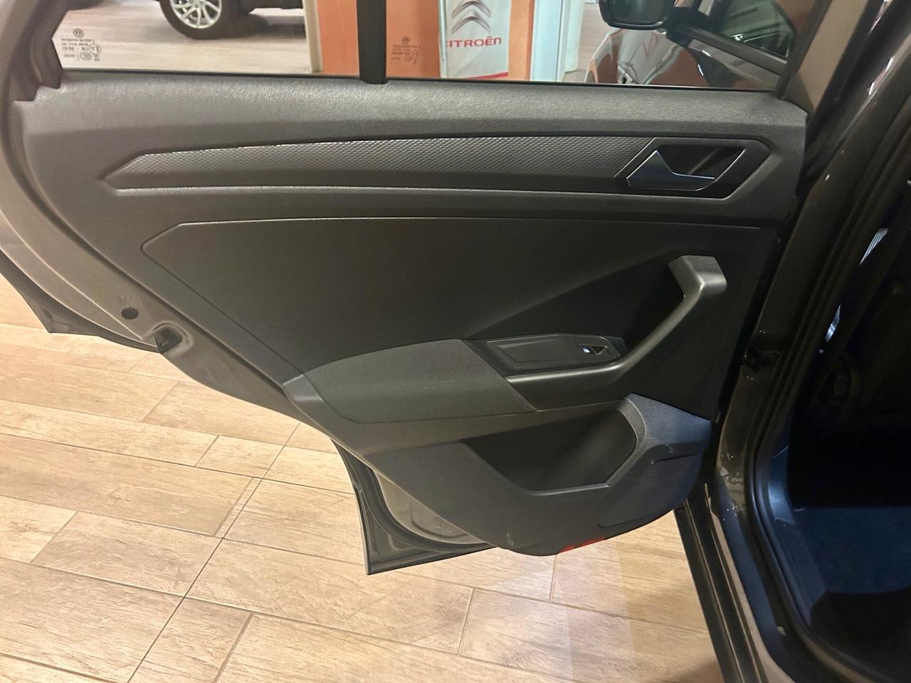 Volkswagen T-Roc 2.0 TDI SCR 150 CV DSG 4MOTION R-LINE