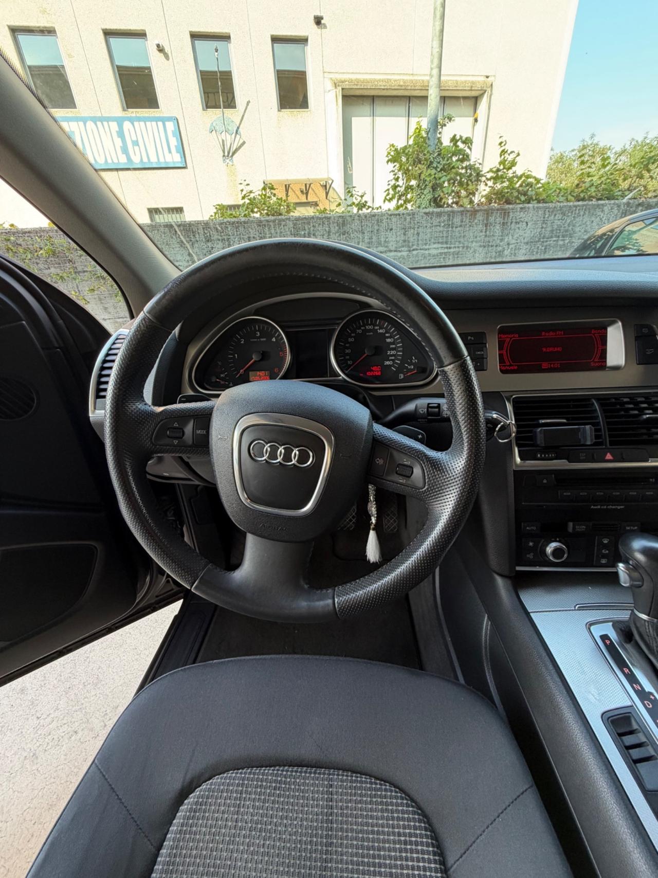 Audi Q7 3.0 V6 TDI 233CV quattro tiptronic