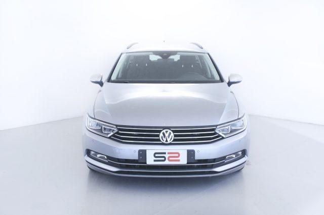 VOLKSWAGEN Passat Variant 2.0 TDI DSG Business BlueMotion Tech Fari LED