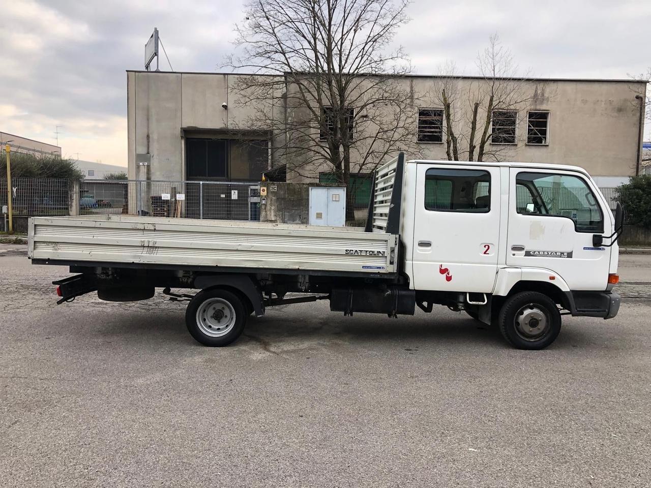 Nissan cubstar 6 posti doppia cabina