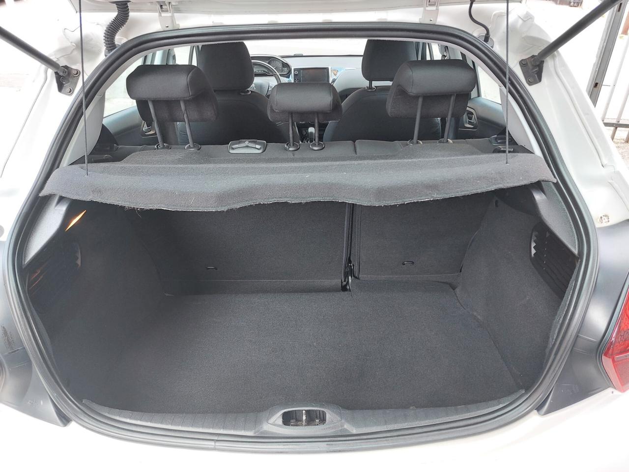 Peugeot 208 1.2 Gpl 82 Cv 5p Allure