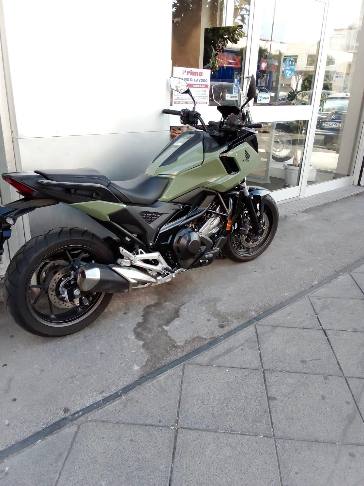 Honda NC 750 CAMBIO DCT