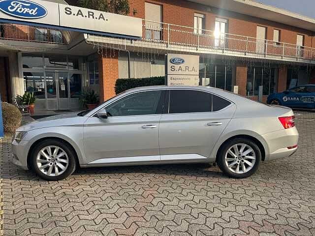 SKODA Superb 2.0 TDI DSG Style