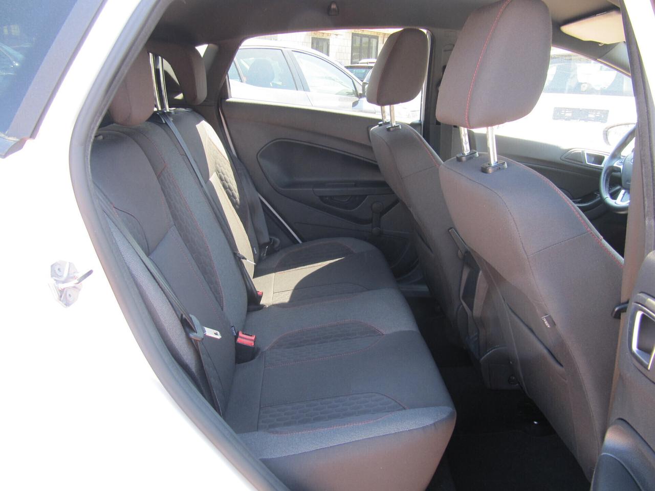 Ford Fiesta 1.5 TDCi 75CV 5 porte ST-Line