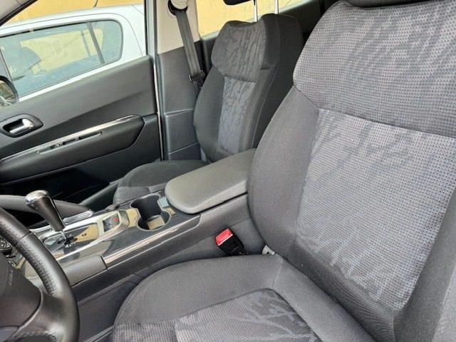 PEUGEOT 3008 1.6 e-HDi 112CV cambio robotizzato Stop&Start Tecn